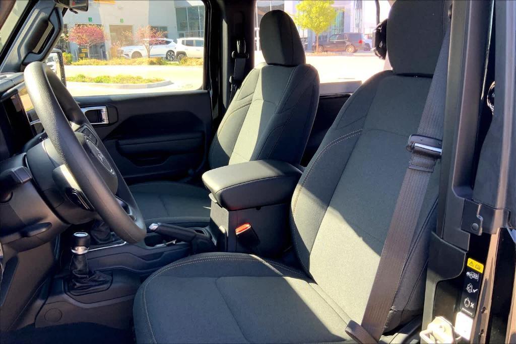 new 2025 Jeep Wrangler car, priced at $31,350