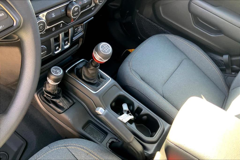 new 2025 Jeep Wrangler car, priced at $31,350