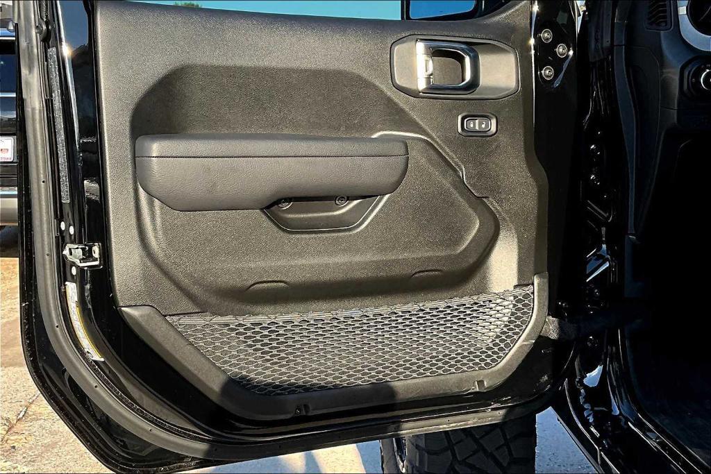 new 2025 Jeep Wrangler car, priced at $34,150