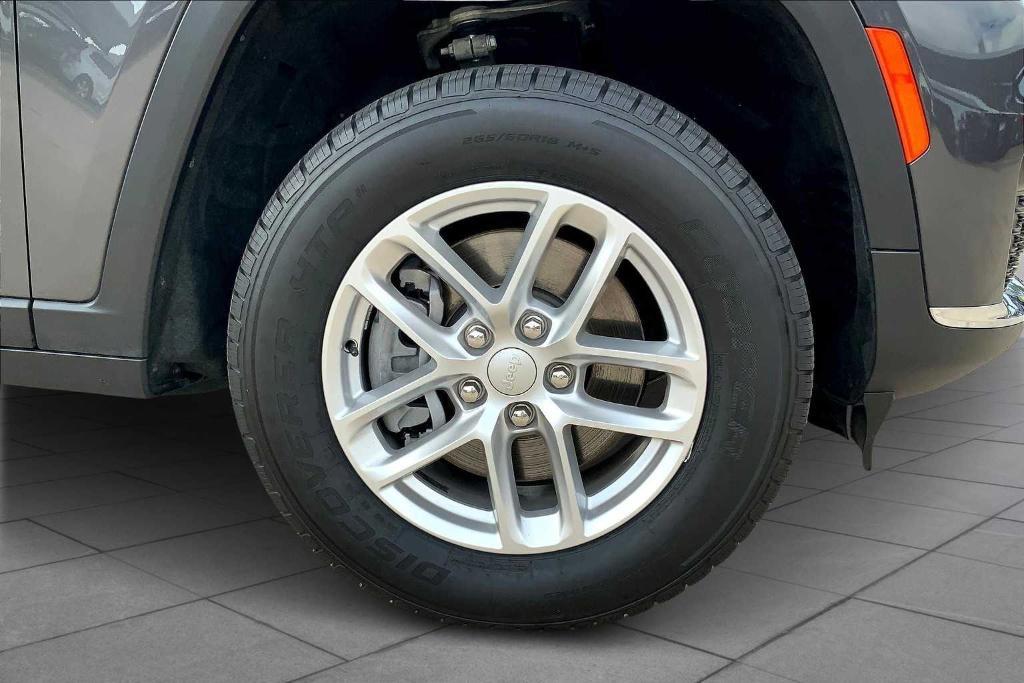 used 2023 Jeep Grand Cherokee L car, priced at $27,987