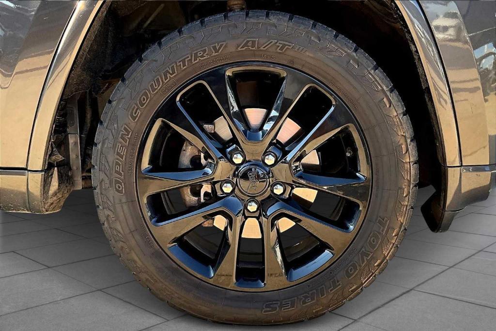 used 2018 Jeep Grand Cherokee car, priced at $16,435