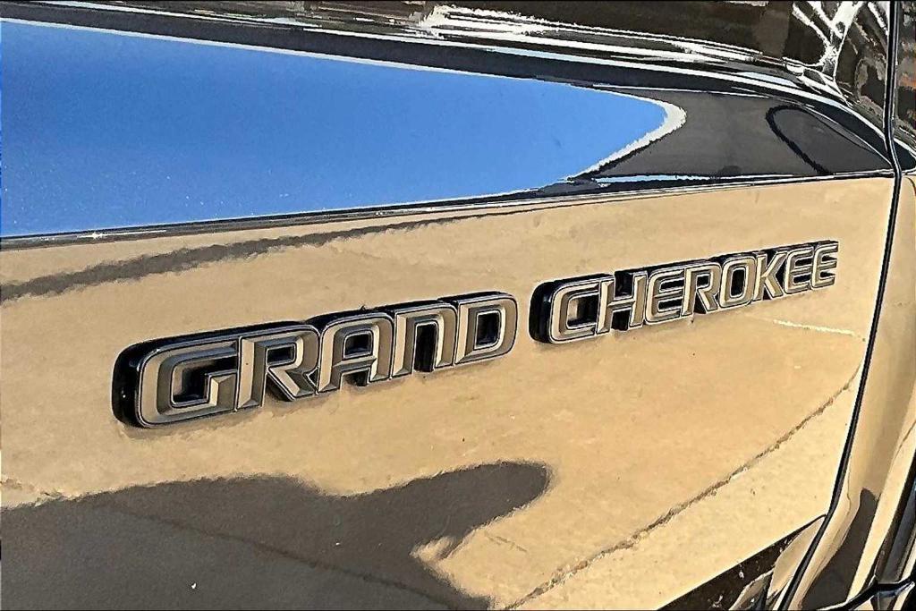 used 2018 Jeep Grand Cherokee car, priced at $16,435