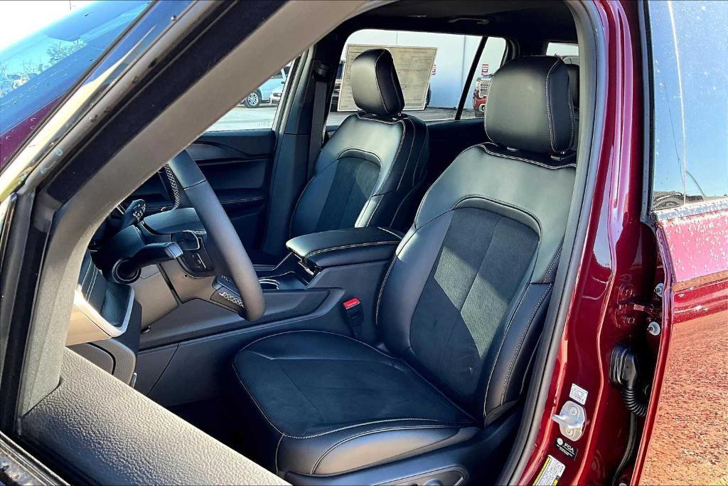 new 2025 Jeep Grand Cherokee L car, priced at $43,600