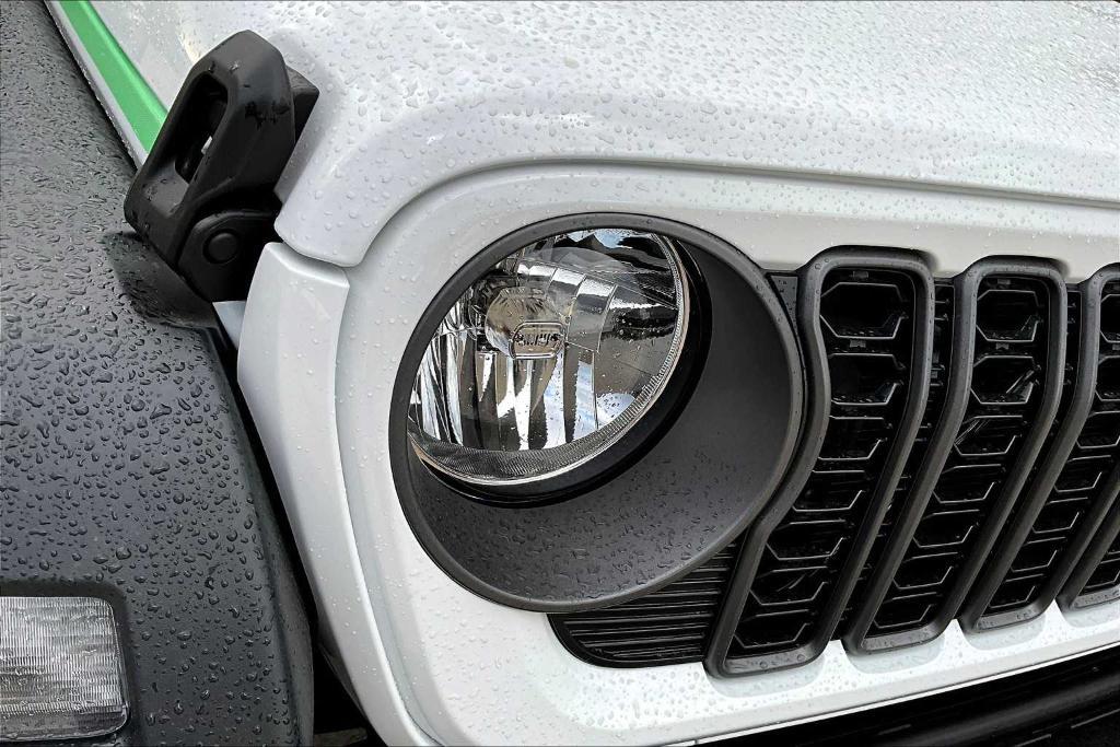 new 2025 Jeep Wrangler car, priced at $40,955