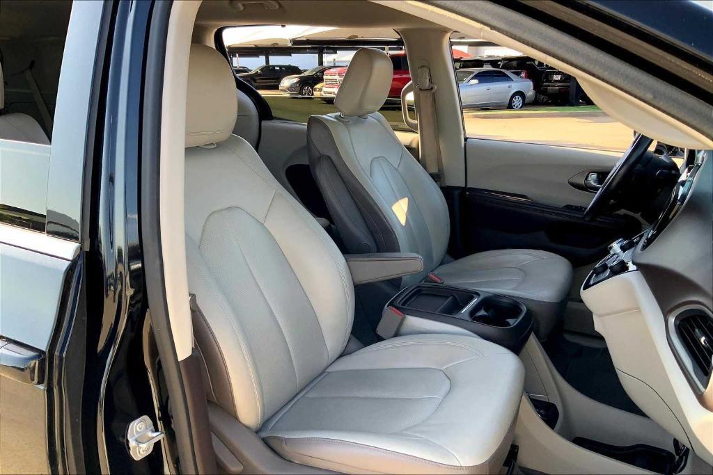 used 2018 Chrysler Pacifica car, priced at $16,280