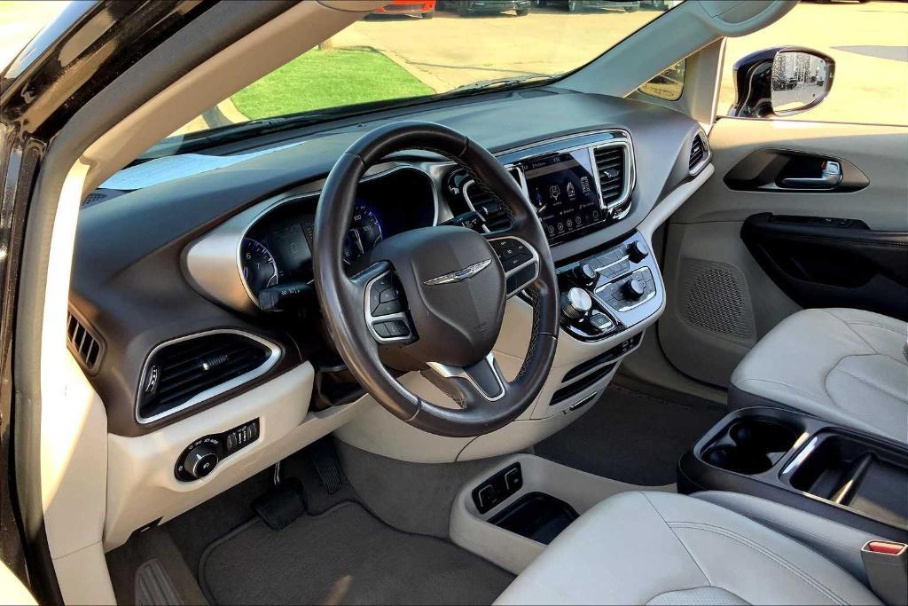 used 2018 Chrysler Pacifica car, priced at $16,280