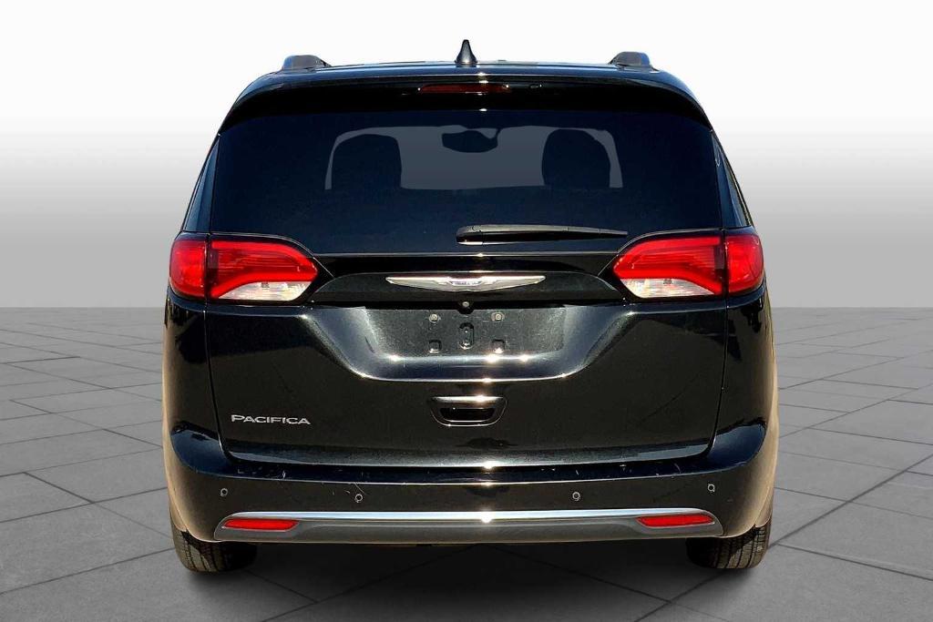 used 2018 Chrysler Pacifica car, priced at $16,280