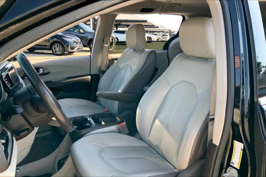 used 2018 Chrysler Pacifica car, priced at $16,280