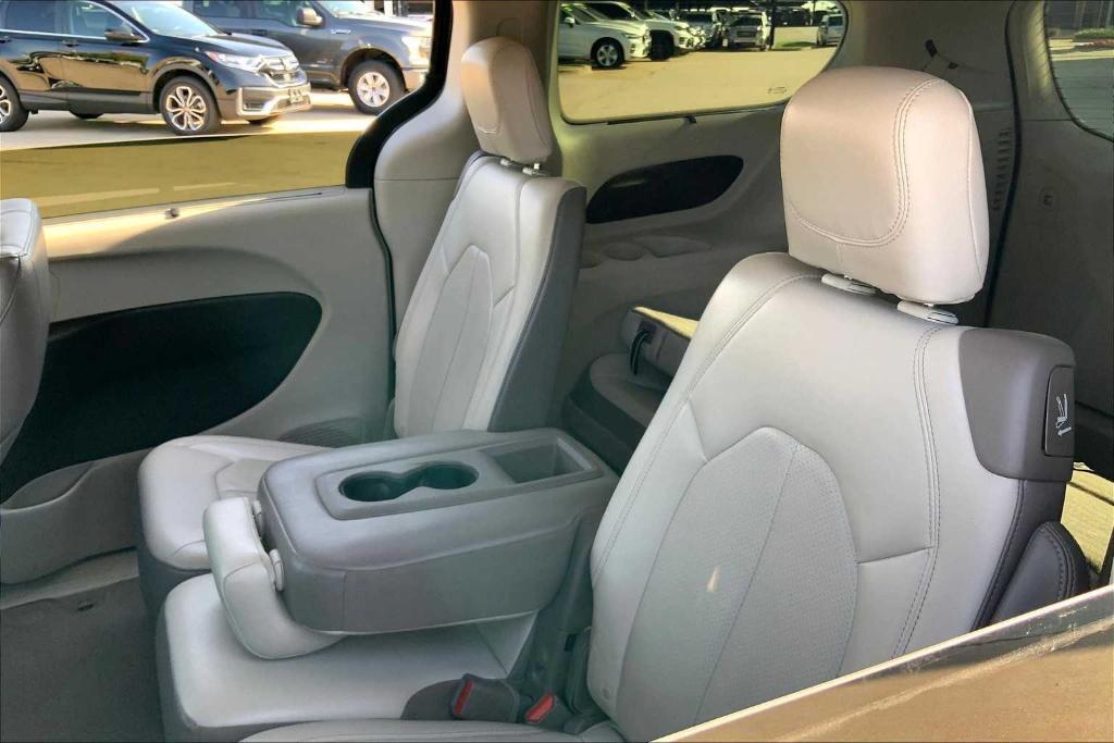 used 2018 Chrysler Pacifica car, priced at $16,280