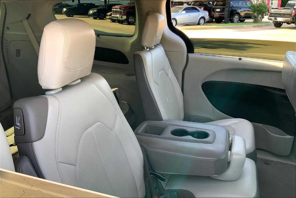 used 2018 Chrysler Pacifica car, priced at $16,280