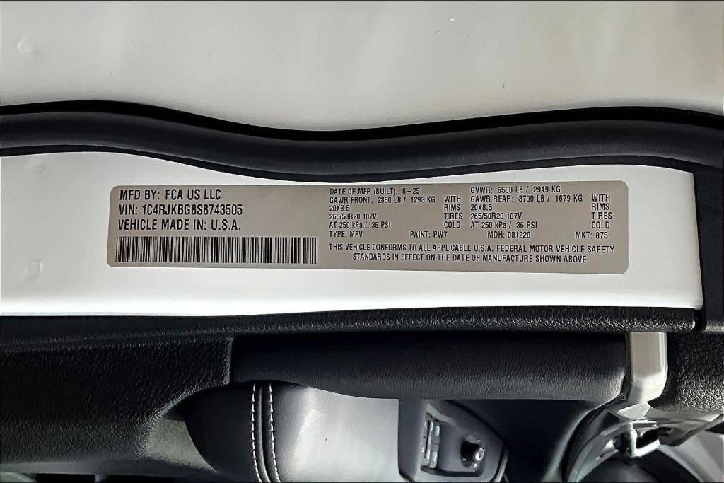 new 2025 Jeep Grand Cherokee L car, priced at $46,335