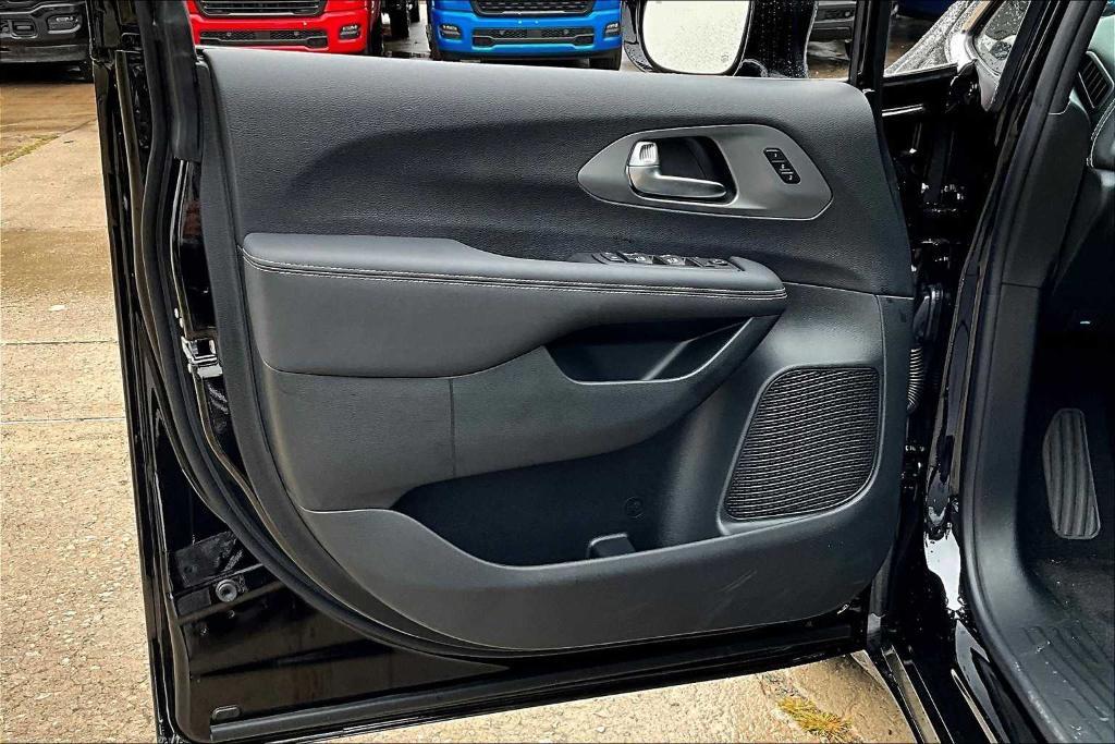 new 2026 Chrysler Pacifica car, priced at $36,410