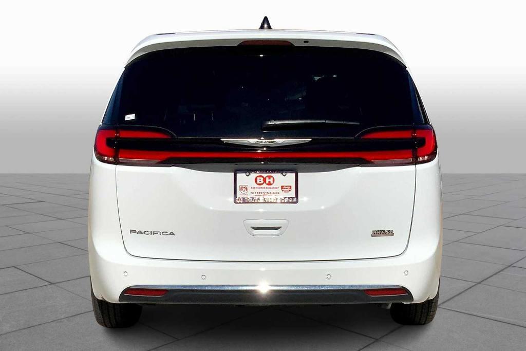 new 2025 Chrysler Pacifica car, priced at $36,752