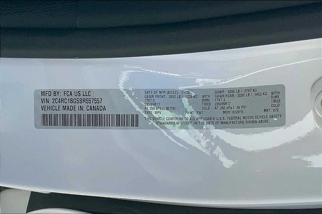 new 2025 Chrysler Pacifica car, priced at $36,752