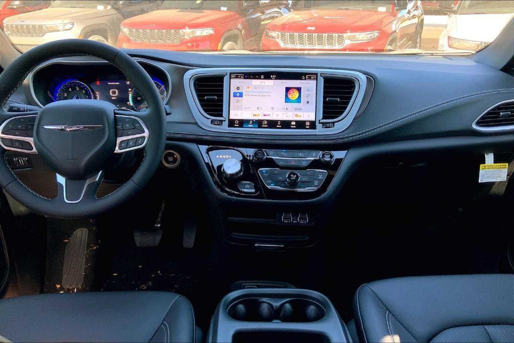new 2025 Chrysler Pacifica car, priced at $36,752