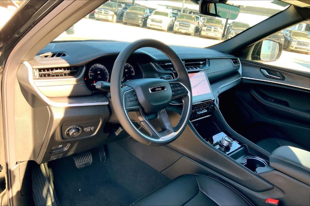 new 2025 Jeep Grand Cherokee car, priced at $45,398