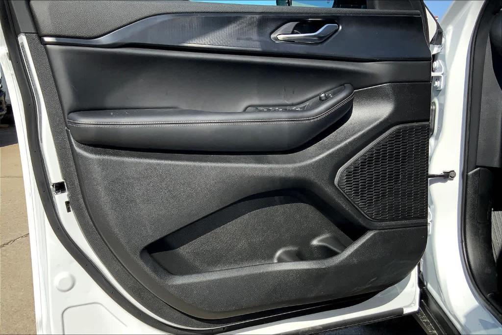 new 2025 Jeep Grand Cherokee car, priced at $39,080