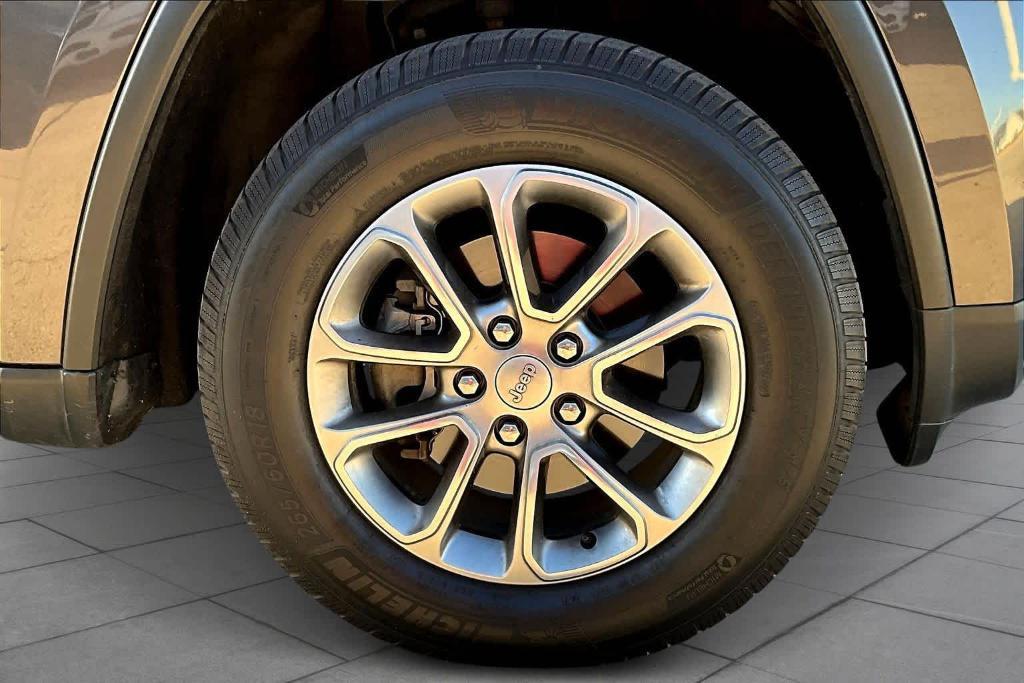 used 2015 Jeep Grand Cherokee car, priced at $12,237