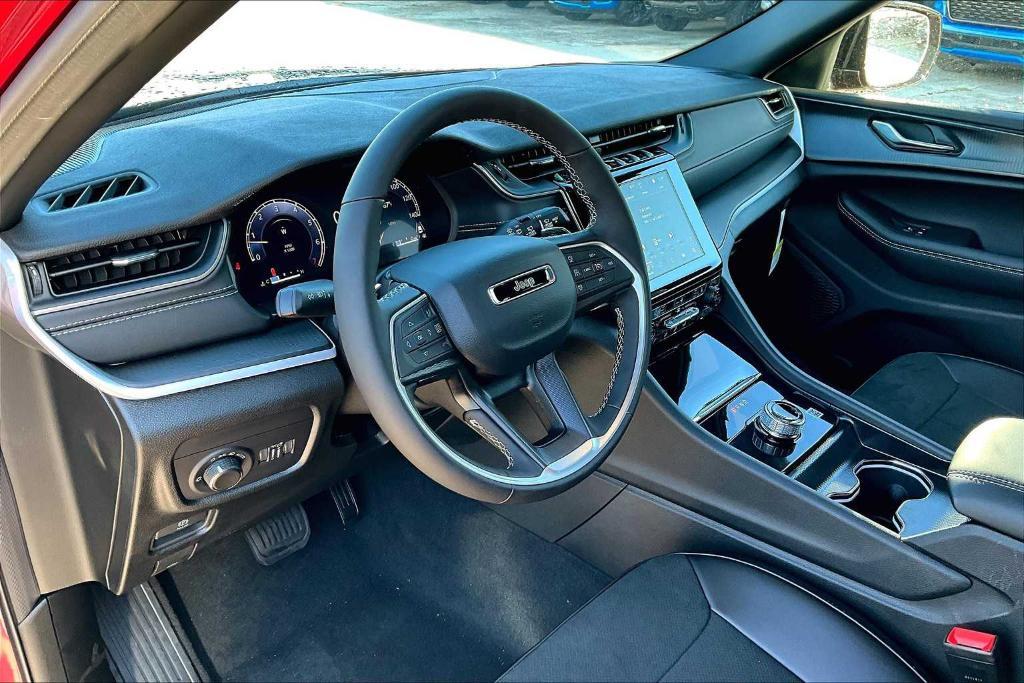 new 2025 Jeep Grand Cherokee car, priced at $39,639