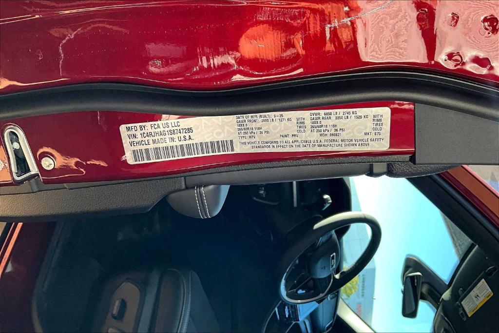 new 2025 Jeep Grand Cherokee car, priced at $39,639