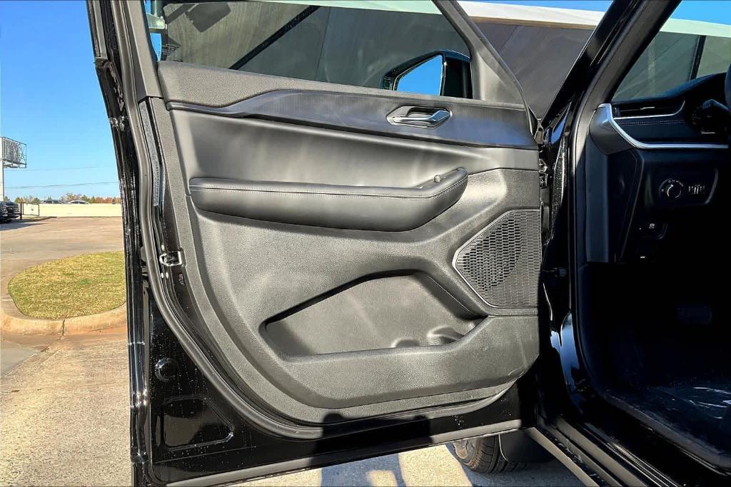 new 2025 Jeep Grand Cherokee L car, priced at $41,255