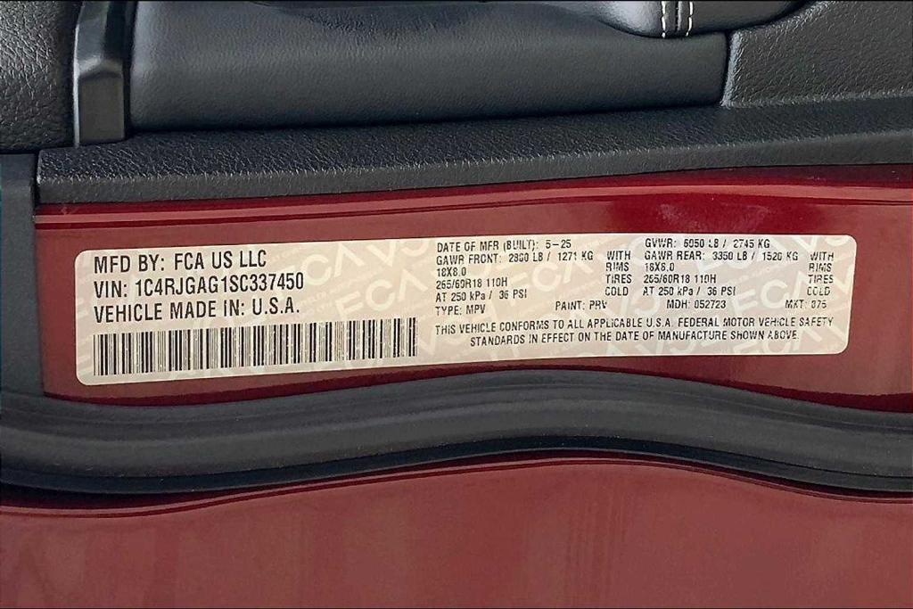 new 2025 Jeep Grand Cherokee car, priced at $35,153