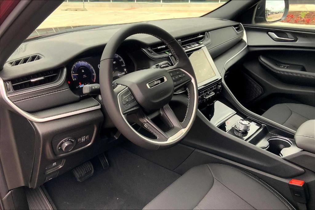 new 2025 Jeep Grand Cherokee car, priced at $35,153