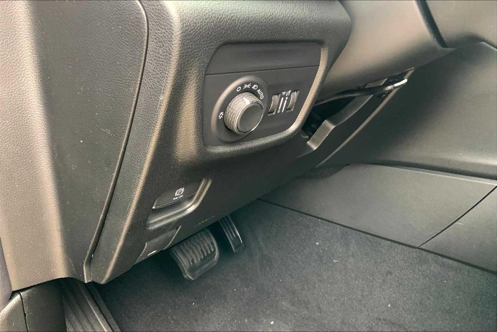 new 2025 Jeep Grand Cherokee car, priced at $35,153