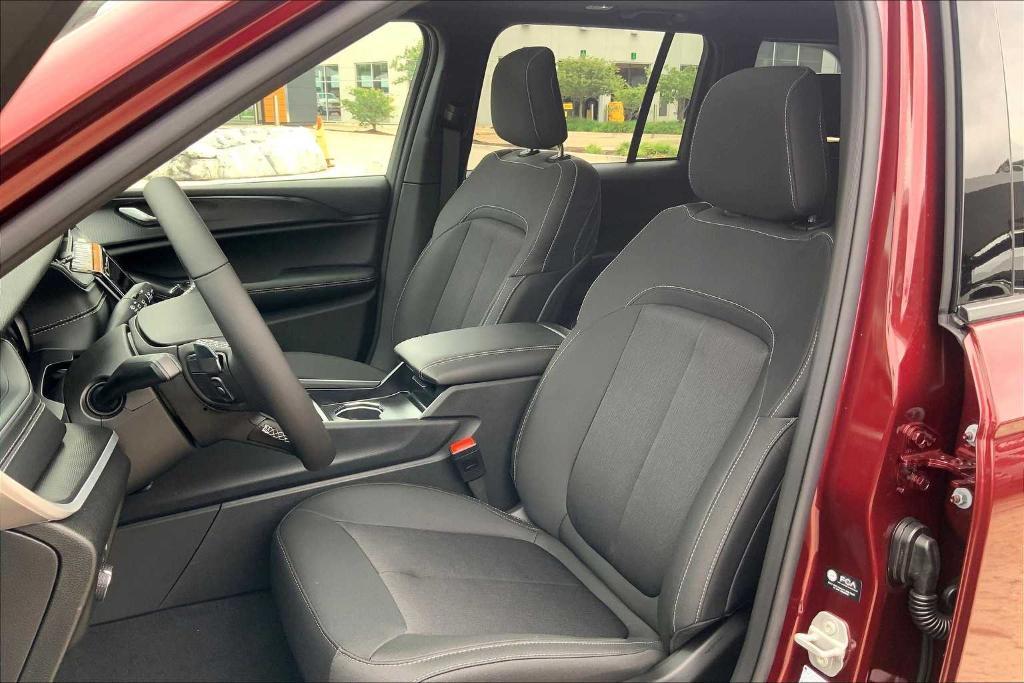 new 2025 Jeep Grand Cherokee car, priced at $35,153