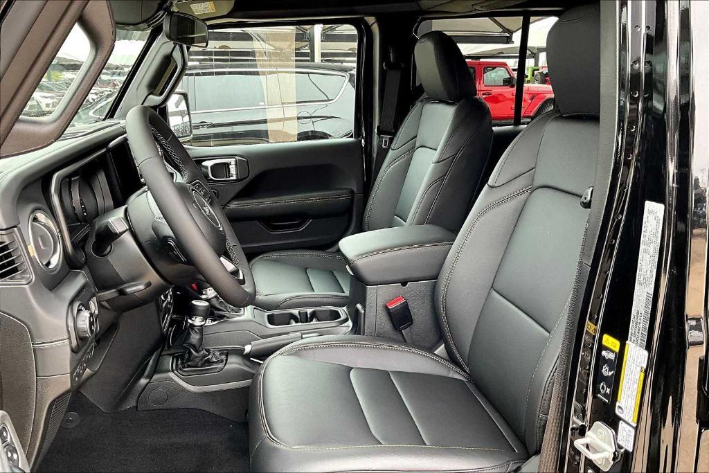 new 2025 Jeep Gladiator car, priced at $42,546