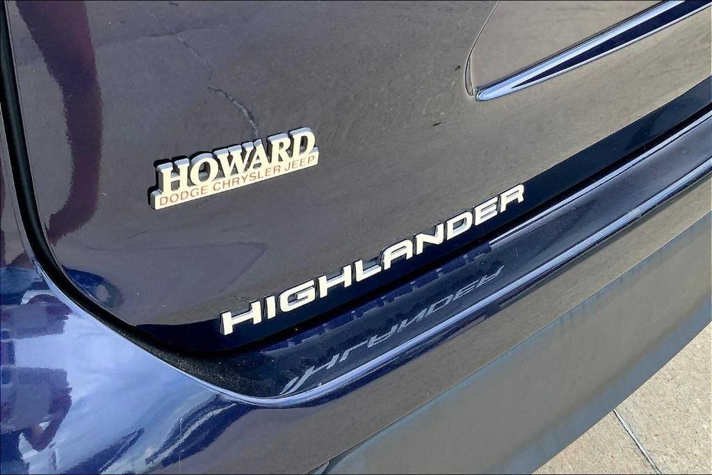 used 2022 Toyota Highlander car, priced at $34,275