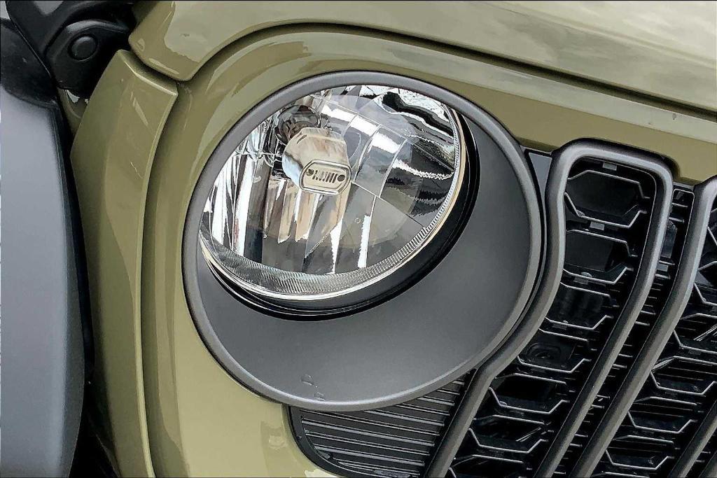 new 2025 Jeep Wrangler car, priced at $32,358