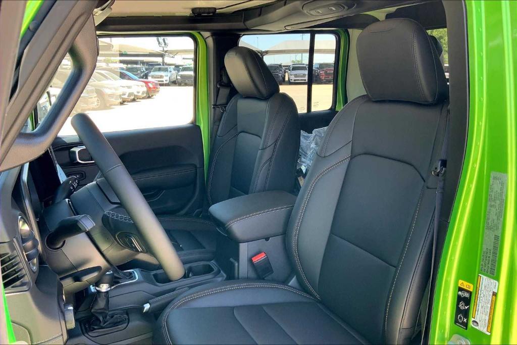 new 2025 Jeep Gladiator car, priced at $41,877
