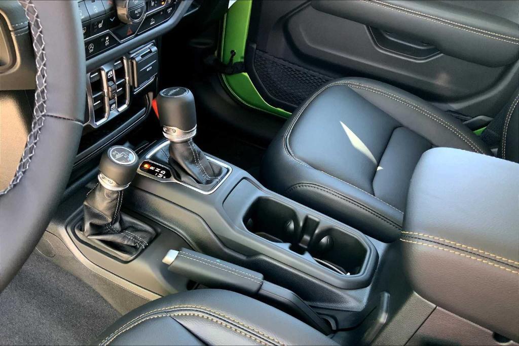 new 2025 Jeep Gladiator car, priced at $41,877