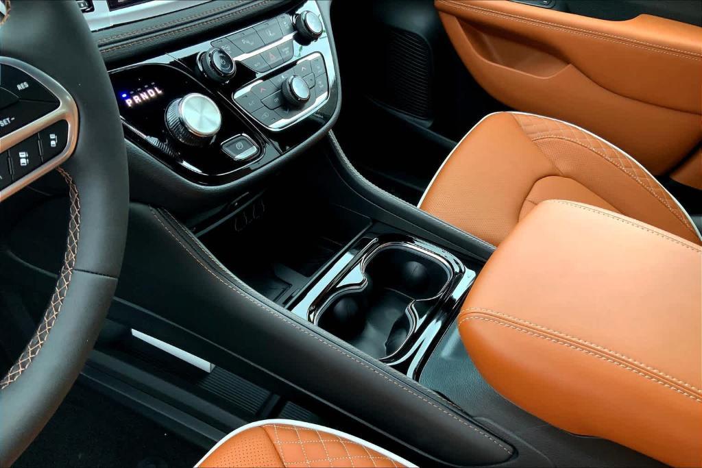 new 2025 Chrysler Pacifica Hybrid car, priced at $54,780