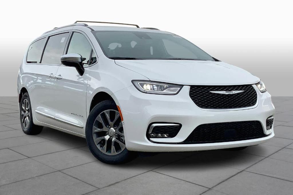new 2025 Chrysler Pacifica Hybrid car, priced at $54,780