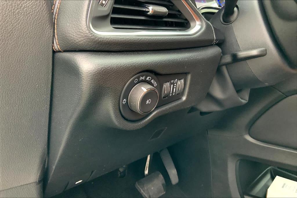new 2025 Chrysler Pacifica Hybrid car, priced at $54,780