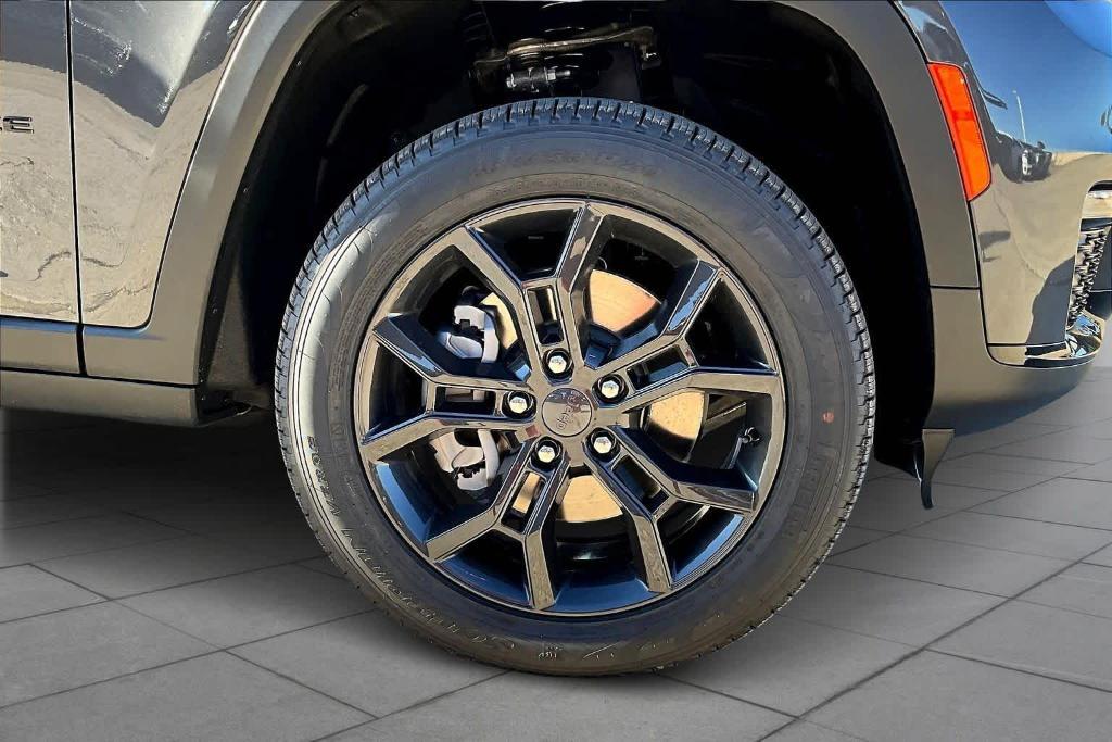 new 2025 Jeep Grand Cherokee L car, priced at $47,035