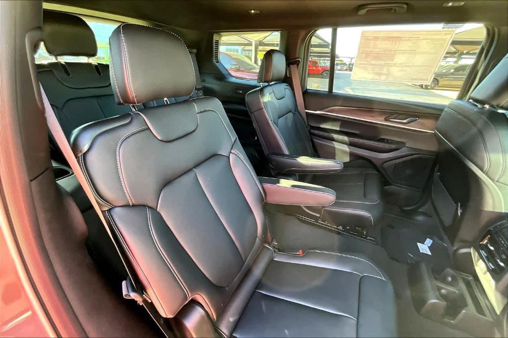 new 2025 Jeep Grand Cherokee L car, priced at $47,035