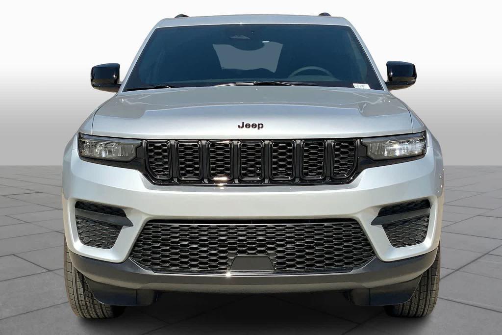 new 2025 Jeep Grand Cherokee car, priced at $40,648