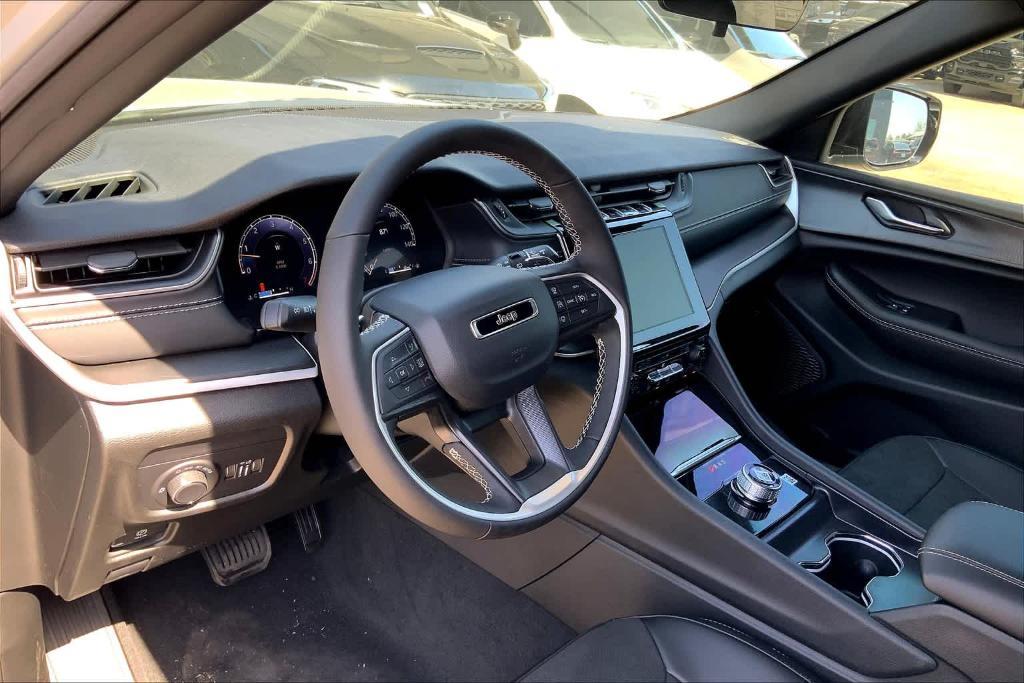 new 2025 Jeep Grand Cherokee car, priced at $38,530