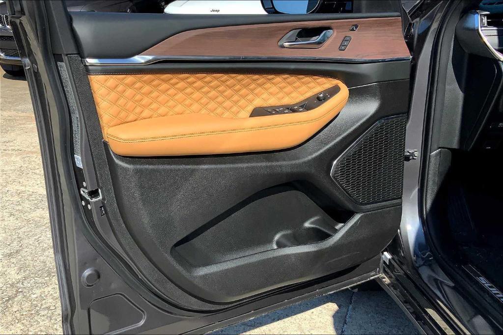 new 2025 Jeep Grand Cherokee L car, priced at $53,245