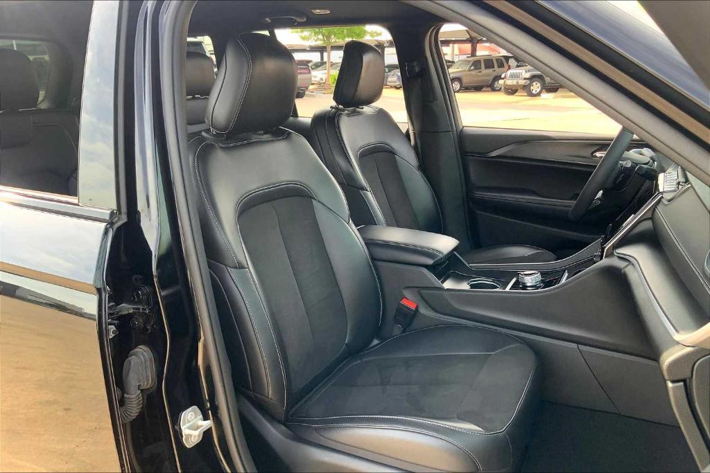 used 2024 Jeep Grand Cherokee car, priced at $31,257
