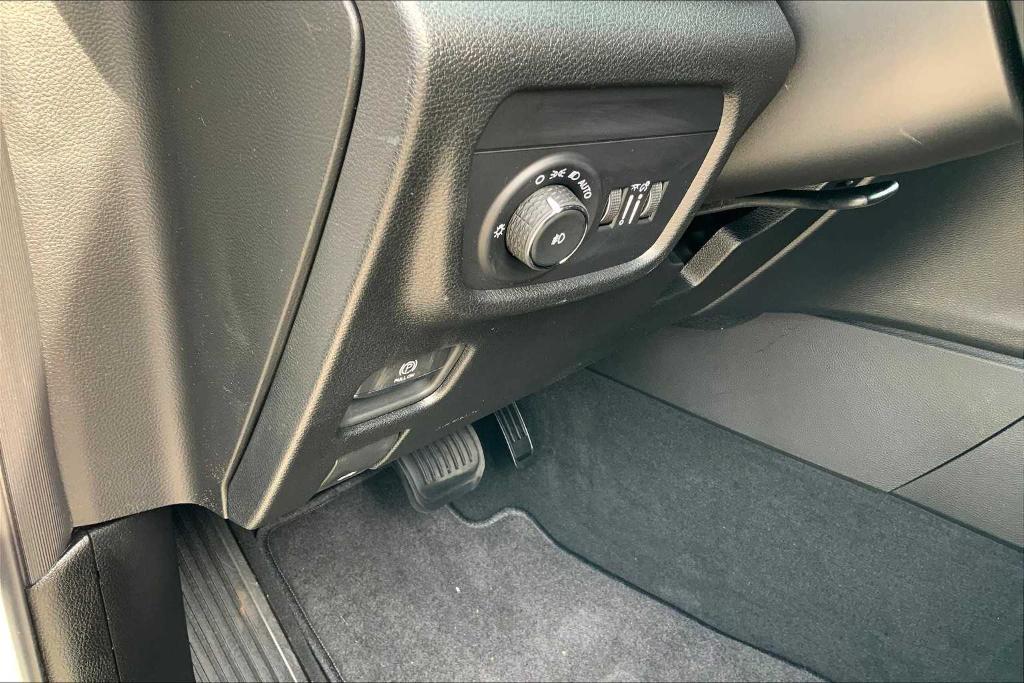 new 2025 Jeep Grand Cherokee car, priced at $49,240
