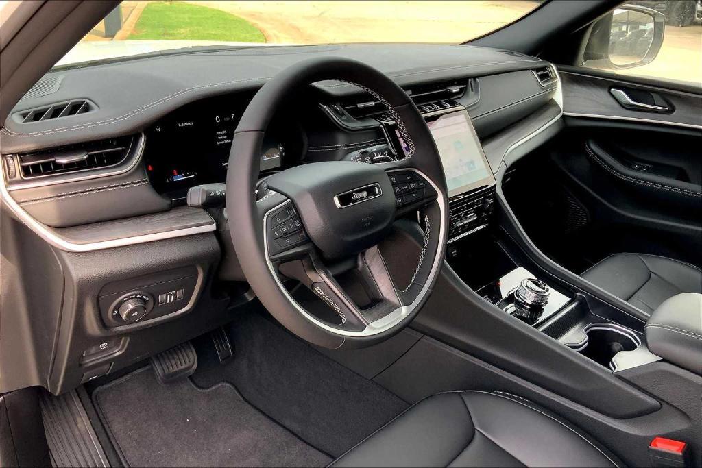 new 2025 Jeep Grand Cherokee car, priced at $49,240