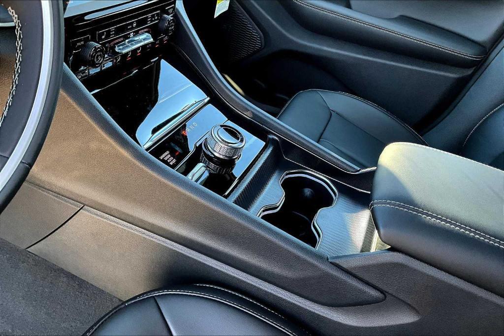 new 2025 Jeep Grand Cherokee car, priced at $40,445