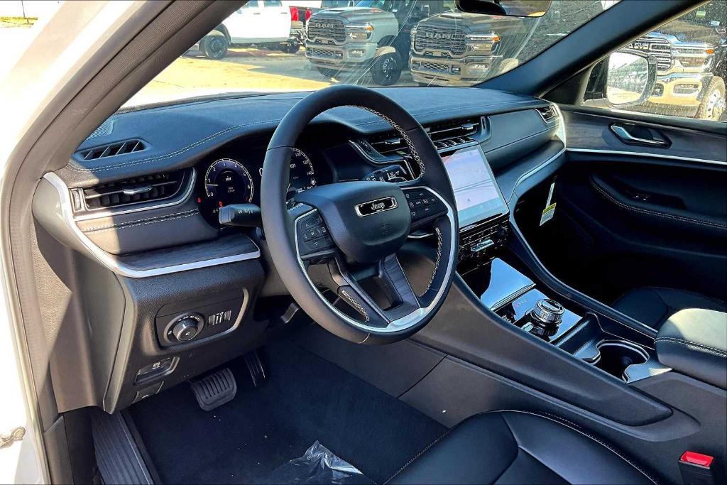new 2025 Jeep Grand Cherokee car, priced at $40,445
