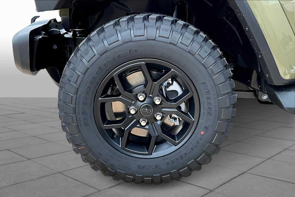 new 2025 Jeep Gladiator car, priced at $43,839