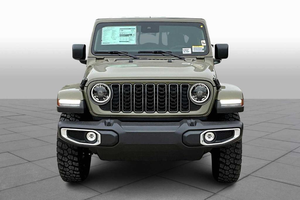 new 2025 Jeep Gladiator car, priced at $43,839