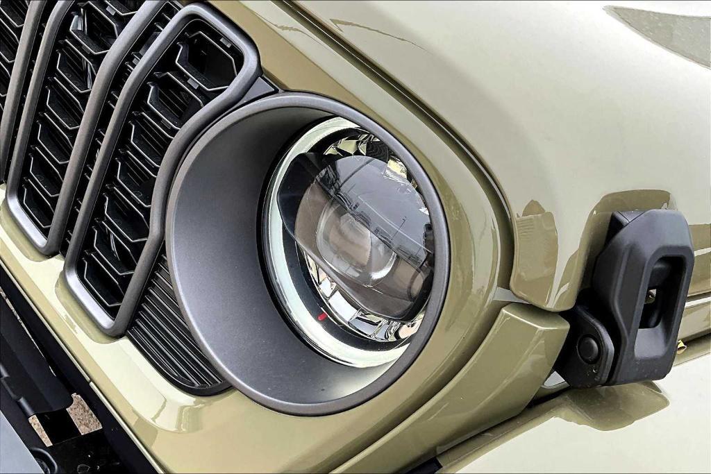 new 2025 Jeep Gladiator car, priced at $43,839